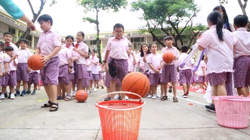Ngày hội “Toàn dân đưa trẻ đến trường” tại Quận 1